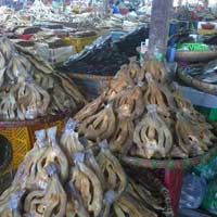 Thị trường - Tiêu dùng - Hàng khô tẩm đầy hóa chất