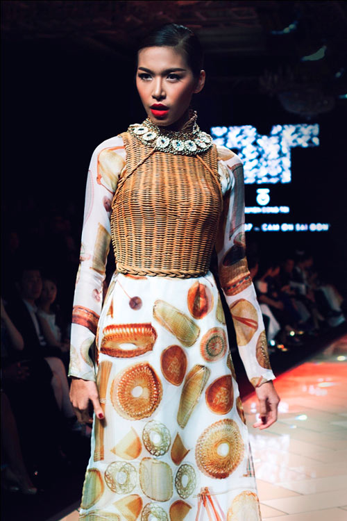 Thổn thức vì áo dài "made in Sài Gòn" - 14