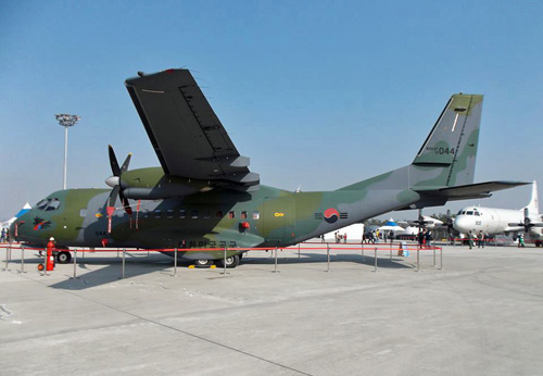 Hàn Quốc khoe một loạt vũ khí "khủng" - 9