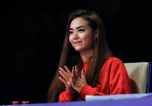 Minh Hằng "nhào lộn" trên sân khấu - 7