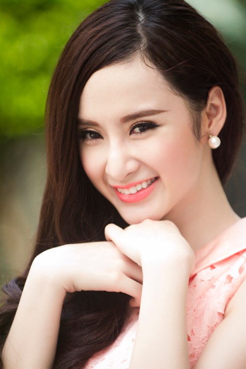 Angela Phương Trinh làm "gái ngoan" - 2