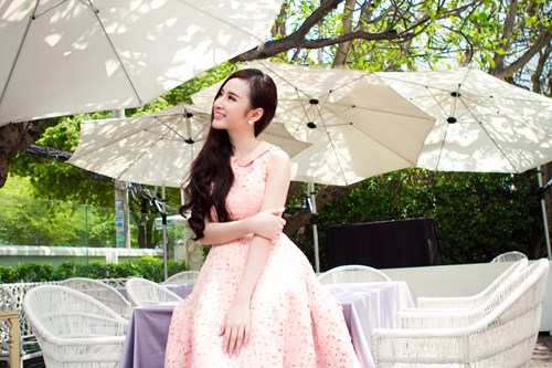 Angela Phương Trinh làm "gái ngoan" - 3