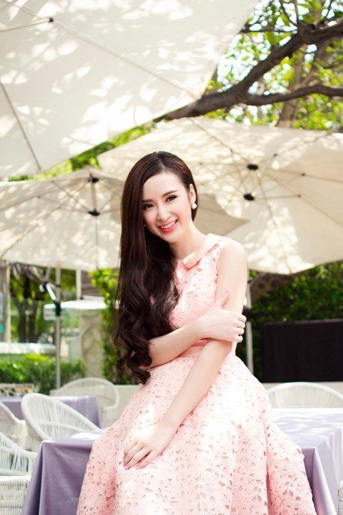 Angela Phương Trinh làm "gái ngoan" - 6