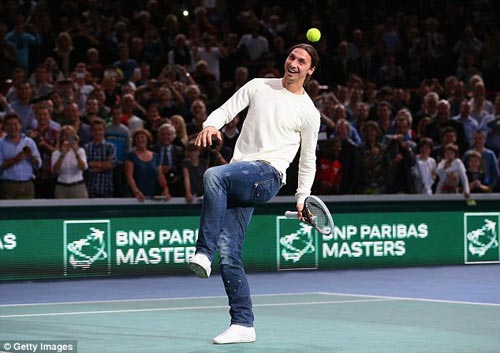 Ibrahimovic biểu diễn đánh tennis với Nole - 3