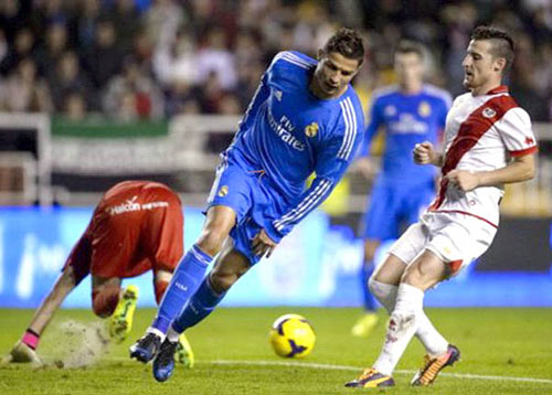 QBV 2013: Màn tăng tốc của Ronaldo - 1