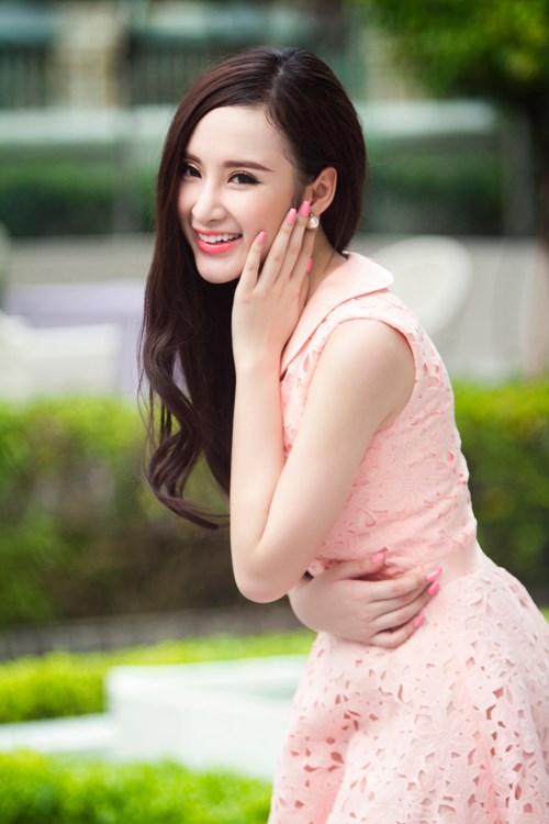 "Gái hư" V-biz ngoan bất ngờ - 3