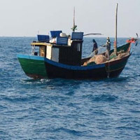 Tin tức trong ngày - Tránh bão, tàu cá cùng 14 ngư dân mất liên lạc