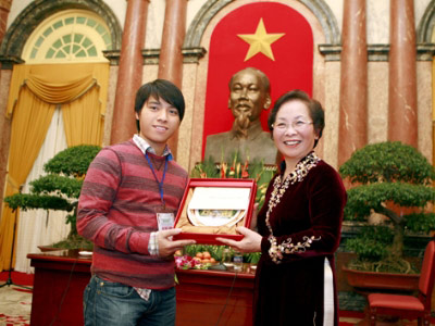 Chàng sinh viên Việt Nam được tôn vinh tại Mỹ - 1