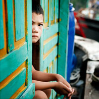 Giáo dục - du học - Những đứa trẻ bị thất học, vất vưởng nơi bến cá