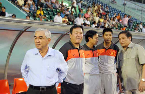 Chuyện “to, nhỏ” trong ngôi nhà VFF - 1