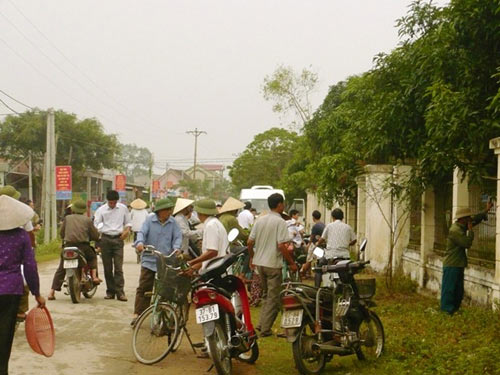 Nghệ An: Nổ lớn tại phòng bí thư xã - 2