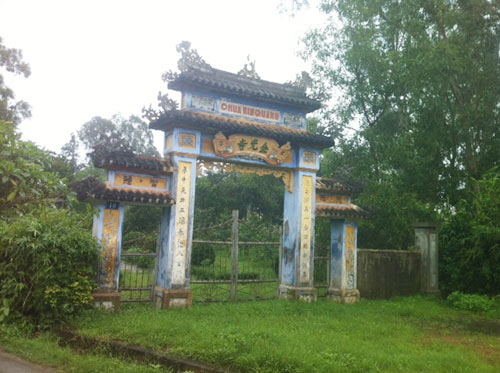 xac chet trong chua  thi the bien dang  thi the nam thanh nien  thi the trong chua  mat may bien danh  giet nguoi  an mang  nguoi chet  xac chet  cong an  bao cong an  bao cong an  bao an ninh  an ninh  tin an ninh  phap luat  tin phap luat  bao phap luat  tin nhanh  tin moi  tin hay  tin nong  tin hot  tin tức  tin tuc  tintuc  tin tuc online  bao dien tu  bao vn  xa hoi  doc bao  bao  viet nam  vn