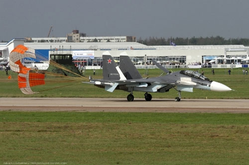 Cận cảnh "sát thủ bầu trời" Su-30SM - 12