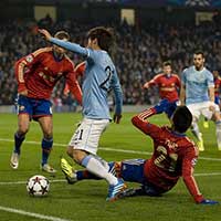 Bóng đá - David Silva bỏ lỡ khó tin