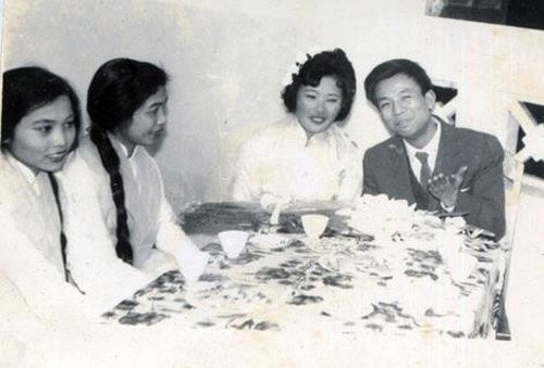 Bất ngờ: Ảnh thời trẻ của các danh hài - 10