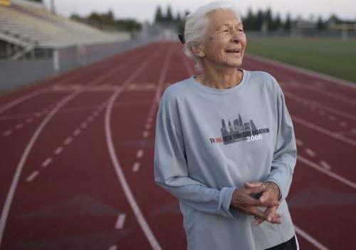 VĐV 86 tuổi lìa đời sau cuộc thi marathon - 1