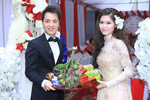 Đăng Khôi hôn vợ thắm thiết trong lễ đính hôn - 5