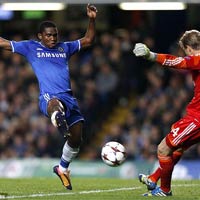 Bóng đá - Eto’o nhận “quà biếu” từ thủ môn