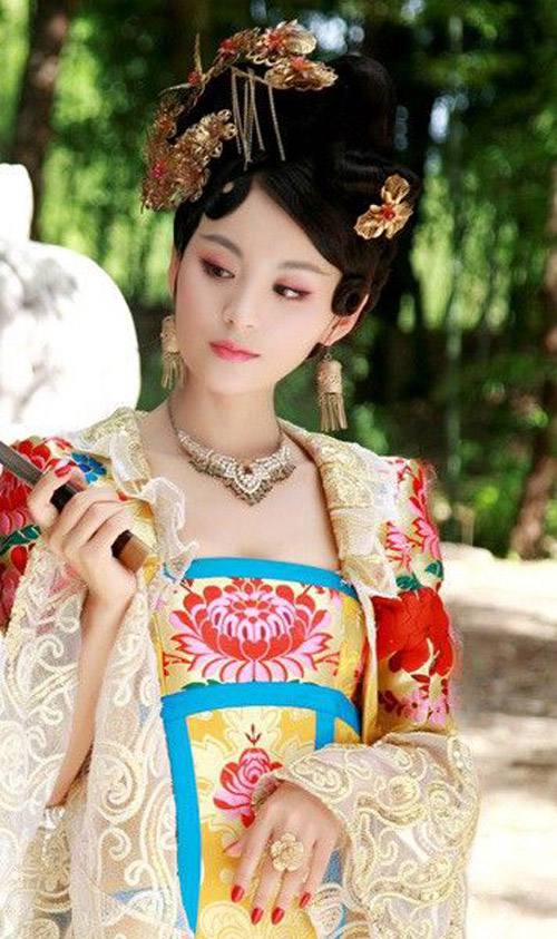 Những mỹ nữ đau khổ vì tình - 12