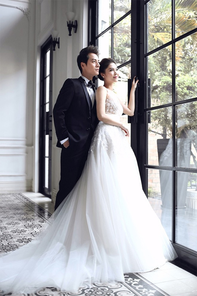 Khuôn hình lãng mạn trong bộ ảnh cưới của nam ca sĩ Đăng Khôi
