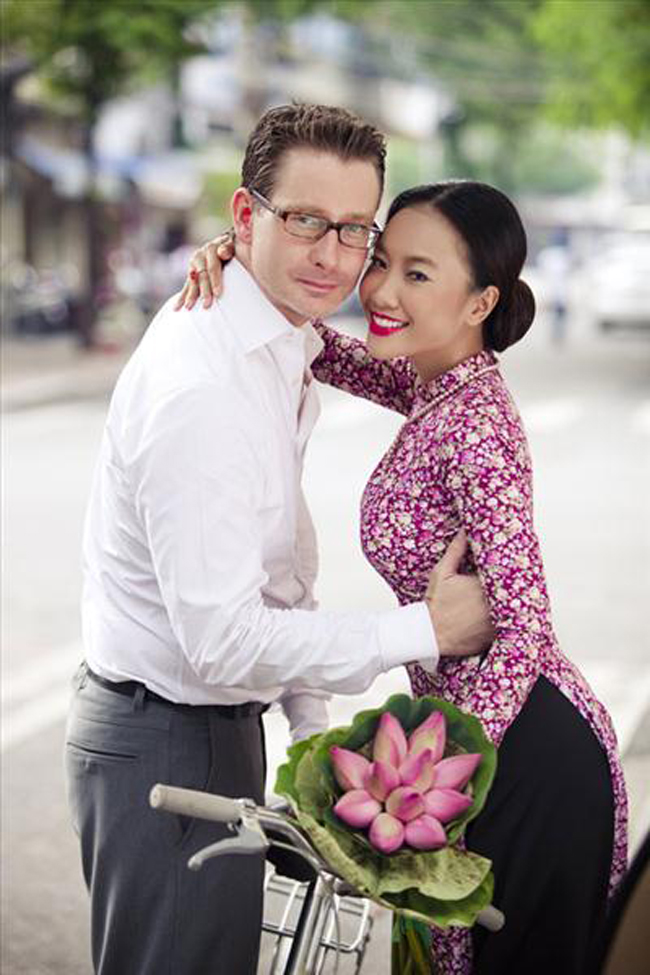 Đoan Trang cùng chồng Tây với bộ ảnh cưới giản dị, nhẹ nhàng và thanh lịch
