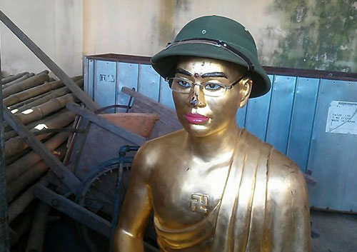 Dân bức xúc vì nhà sư rước tượng mình vào chùa - 4