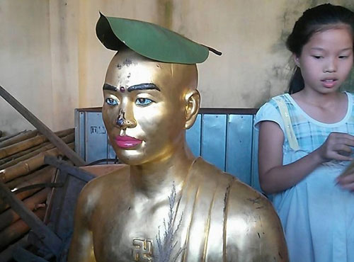 Dân bức xúc vì nhà sư rước tượng mình vào chùa - 5