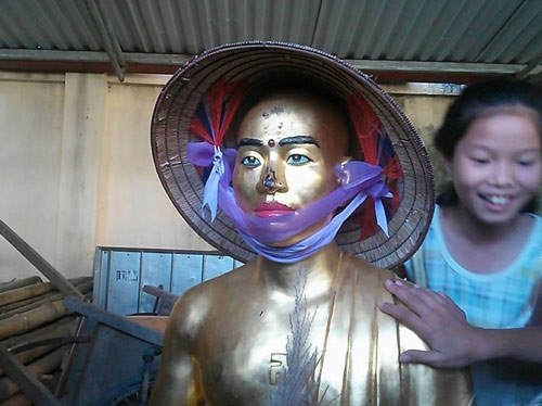 Dân bức xúc vì nhà sư rước tượng mình vào chùa - 6