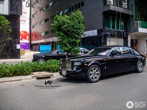 Rolls-Royce Phantom Rồng dạo phố Sài Gòn - 4