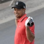 Thể thao - Tiger Woods đánh golf... xuyên 2 lục địa