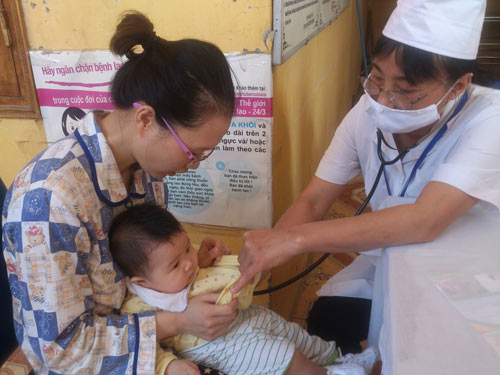 Tiêm lại vắc xin Quinvaxem: 81 trẻ bị phản ứng - 1