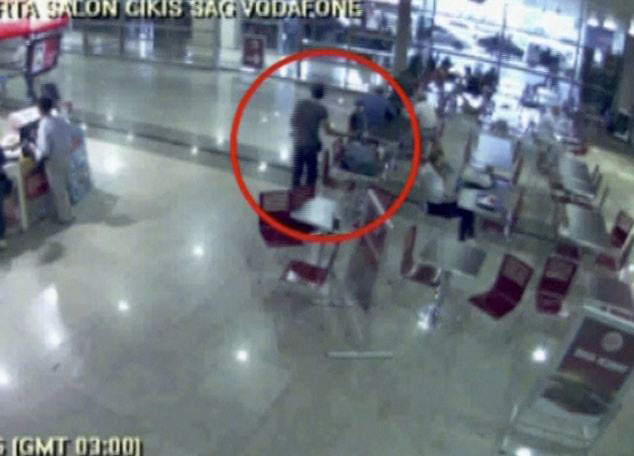 Thổ Nhĩ Kỳ: Mẹ rao bán con 4 tháng tại sân bay - 4