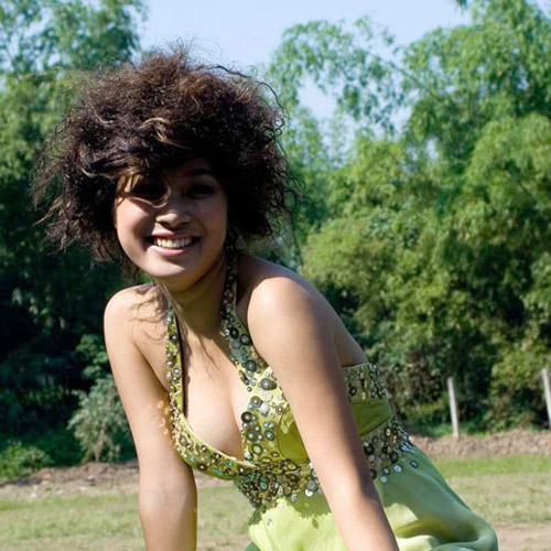 Sao Nhật ký Vàng Anh "thay da đổi thịt" - 2