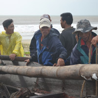 Tin tức trong ngày - Miền Trung đối diện cơn bão lịch sử