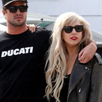 Ca nhạc - MTV - Lady Gaga và bạn trai chính thức chia tay