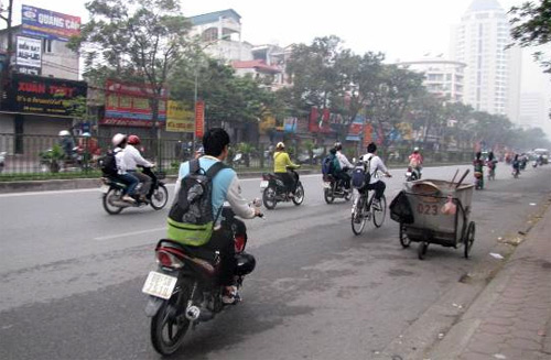 Giới trẻ: Nỗi sợ hãi của người đi đường - 2