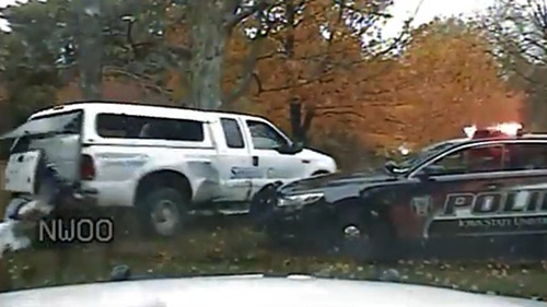 Mỹ: Bố nhờ "dạy", cảnh sát bắn chết con - 2