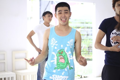 Will thích thú được rửa chén trong phim mới - 13