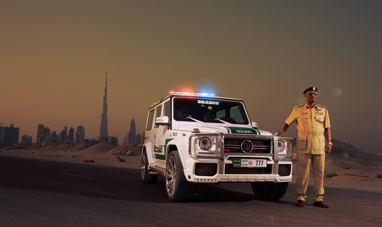 Chiếc Mercedes-Benz G63 AMG nguyên bản đã được hãng độ Brabus tinh chỉnh thành một chiếc xe đặc biệt dành cho cảnh sát Dubai.

