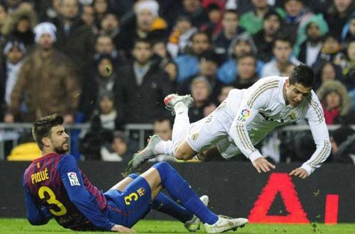 Pique: “Đấu Messi giúp Ronaldo mạnh hơn” - 1