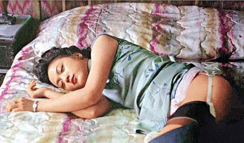 Những cảnh nóng không bị 'hứng đá' - 12