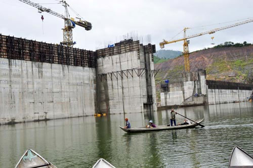 Nứt đập thủy điện ngàn tỷ ở Quảng Ngãi - 1
