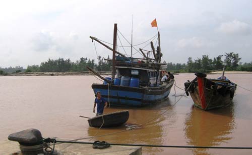 Dân miền Trung bắt đầu chạy siêu bão HaiYan - 17