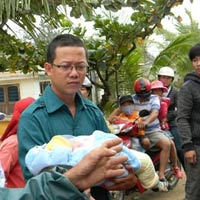 Tin tức trong ngày - Đã có 2 người chết do bão Haiyan tại Việt Nam