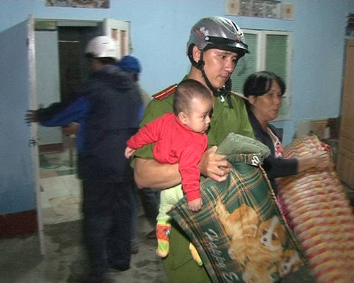 Trực tiếp: Bão Haiyan áp sát Hải Phòng, Quảng Ninh - 41