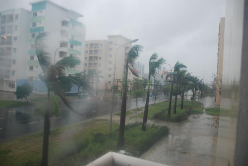 Trực tiếp: Bão Haiyan áp sát Hải Phòng, Quảng Ninh - 35