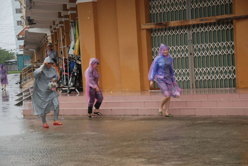 Trực tiếp: Bão Haiyan áp sát Hải Phòng, Quảng Ninh - 25