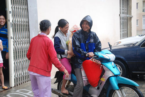 Thoát siêu bão, hàng nghìn người dân trở về nhà - 3