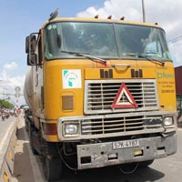 Tin tức trong ngày - Đau đớn ôm xác vợ mang thai bị xe bồn cán