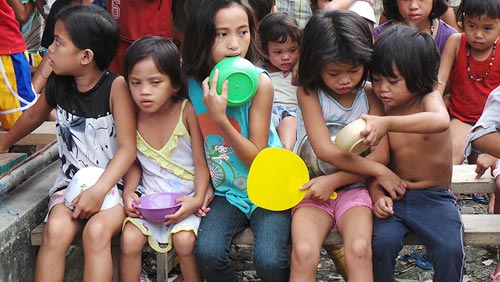 Cảnh tang thương sau bão Haiyan ở Philippines - 10